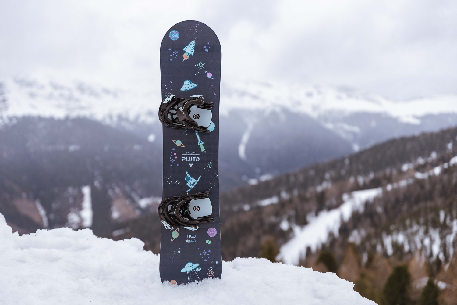 Kolekce Gravity Snowboards 2023/24 je skladem!