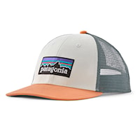 Czapka z daszkiem Patagonia P-6 Logo Trucker Hat white w/peach sherbet 2026