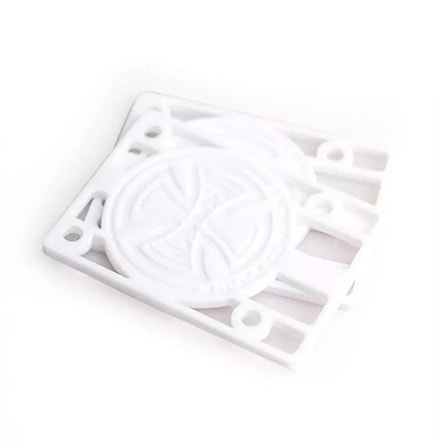 Skateboard Pads Independent Genuine Risers 1/8 white - 1