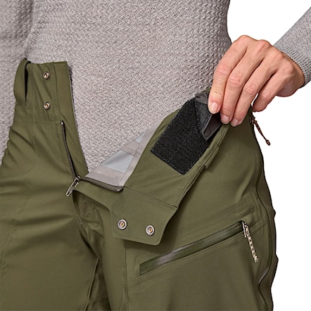 Nohavice na snowboard Patagonia W's Stormstride Pants pine needle green 2025 - 11