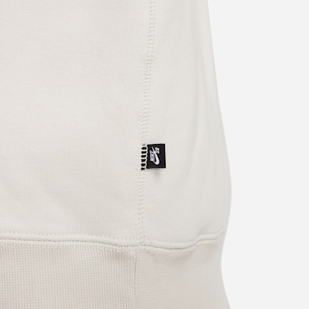 Bluza Nike SB Fleece Pullover Hoodie Veikos GFX light bone/midnight navy 2023 - 7