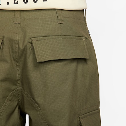 Spodnie Nike SB Kearny Cargo medium olive 2023 - 7