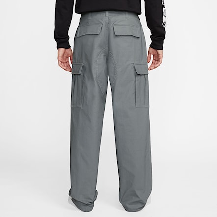 Spodnie Nike SB Kearny Cargo smoke grey 2023 - 2