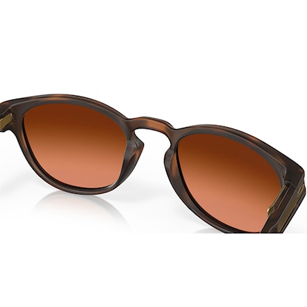 Sunglasses Oakley Latch matte brown tortoise | prizm brown gradient - 8