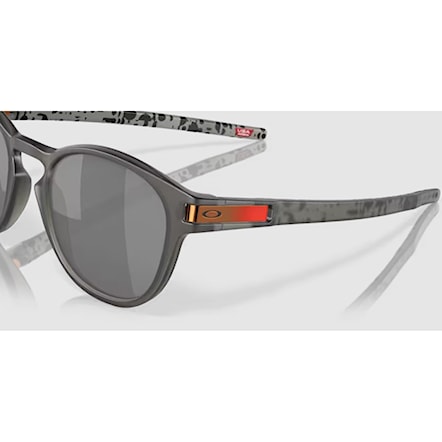 Sunglasses Oakley Latch matte grey smoke | prizm black - 5