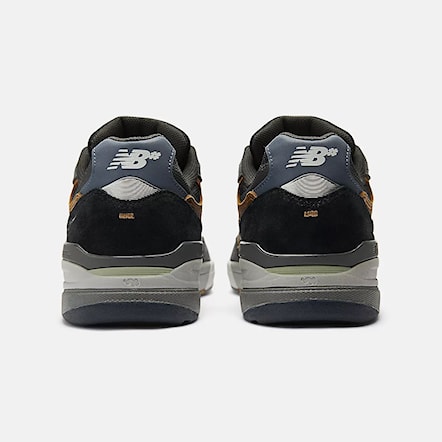 Sneakers New Balance Numeric Andrew Reynolds 933 tan/grey 2025 - 5