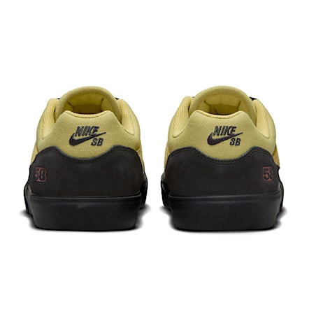 Sneakers Nike SB Malor Te buff gold/black-black-cinnamon 2025 - 4