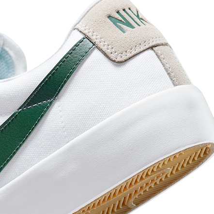 Sneakers Nike SB Zoom Blazer Low Pro GT white/fir-white-gum light brown 2024 - 10
