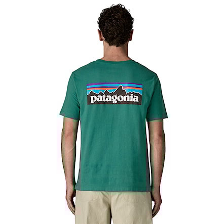 T-shirt Patagonia M's P-6 Logo T-Shirt gem green 2026 - 1