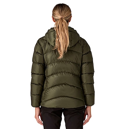 Zimná bunda do mesta Patagonia W's Fitz Roy Down Hoody pine needle green 2025 - 2