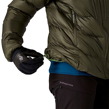 Zimná bunda do mesta Patagonia W's Fitz Roy Down Hoody pine needle green 2025 - 4