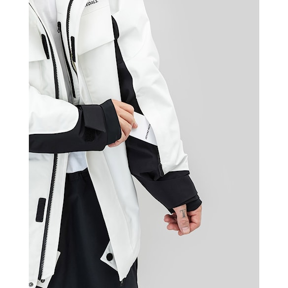 Snowboard Jacket Beyond Medals Cargo Jacket 2L white 2026 - 15