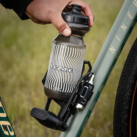 Uchwyt na bidon Lezyne Flow Storage black - 3