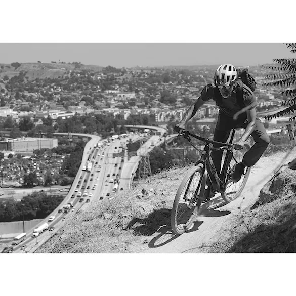 E-Bike Santa Cruz Skitch CC Apex Flat Bar 700C gloss black 2026 - 4