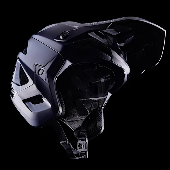 Helma na kolo Troy Lee Designs Stage Stunt Mips split black camo 2026 - 12