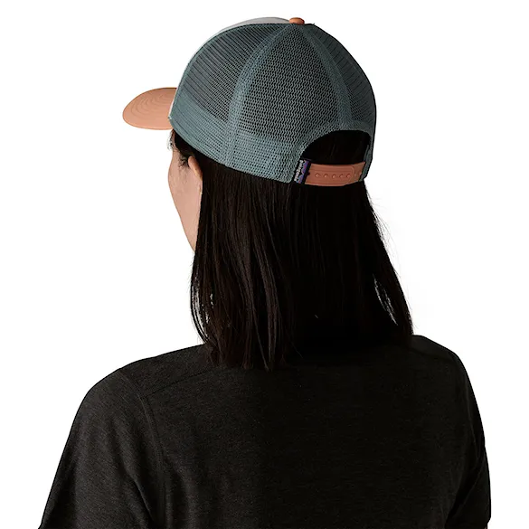 Šiltovka Patagonia P-6 Logo Lopro Trucker white w/peach sherbet 2026 - 3