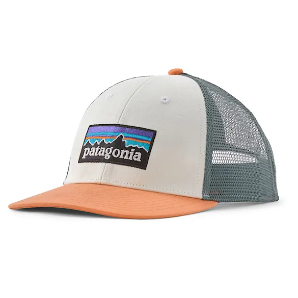 Šiltovka Patagonia P-6 Logo Lopro Trucker white w/peach sherbet 2026 - 1