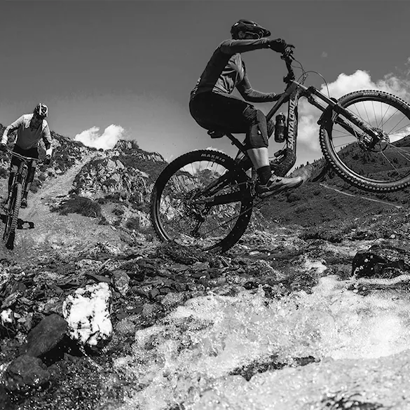 MTB kolo Santa Cruz Hightower C Deore matte black 2027 - 2