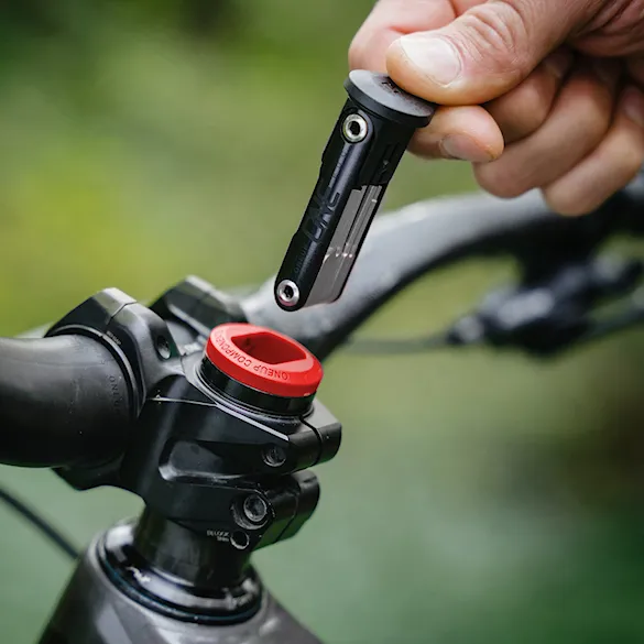 Náradie na bicykel OneUp EDC Lite red - 2