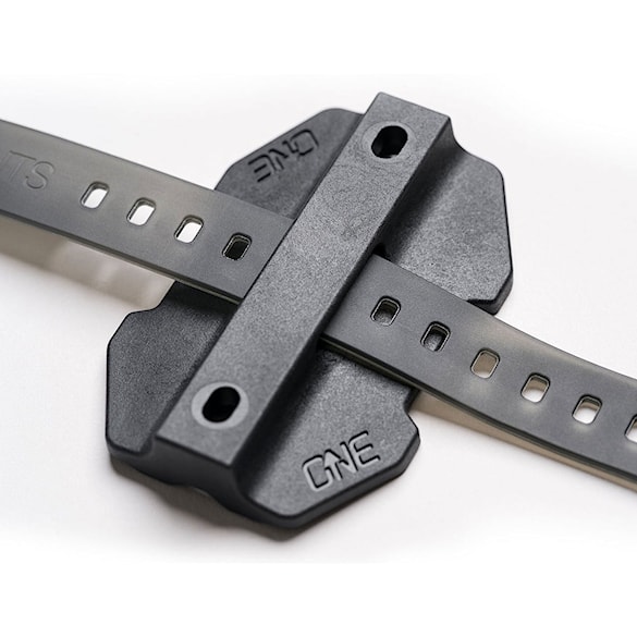 Držiak na dušu OneUp Tube Strap Bracket black - 4