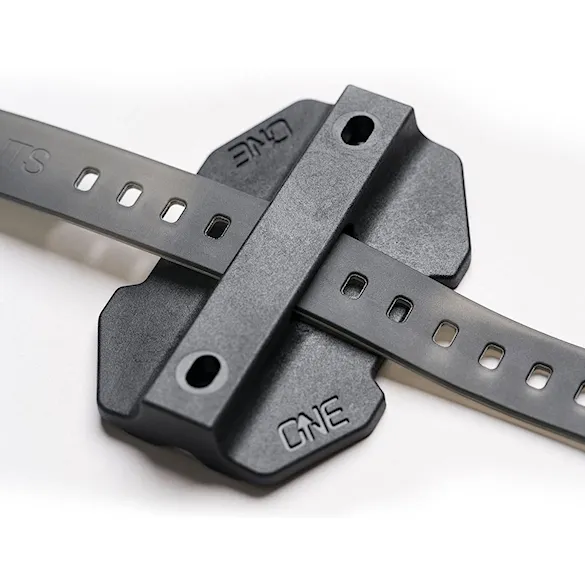 Uchwyt na dętkę OneUp Tube Strap Bracket black - 4