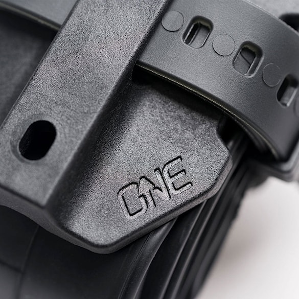 Držiak na dušu OneUp Tube Strap Bracket black - 7