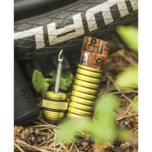 Oprava defektu Peaty's Holeshot Tubeless Puncture Plugger Kit mango - 6