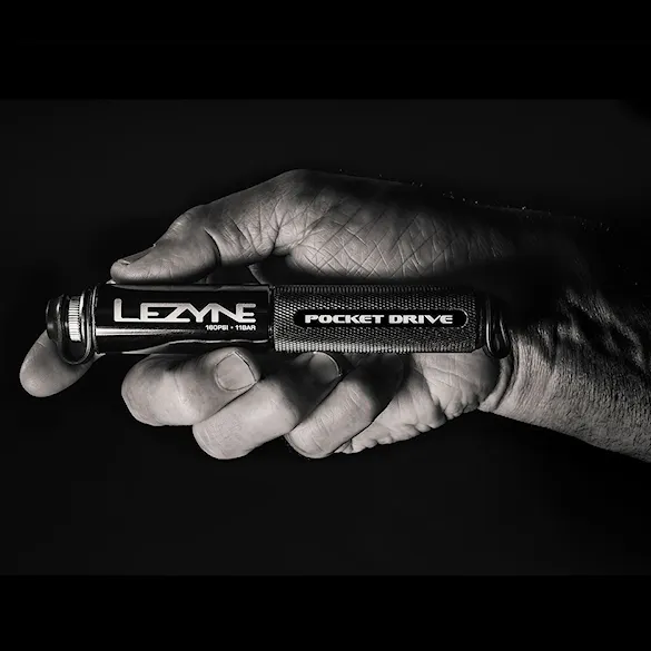 Pompka rowerowa Lezyne Pocket Drive black - 3