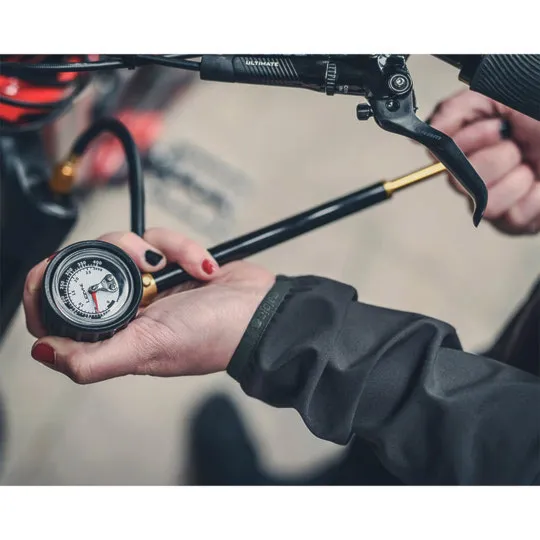 Pumpa na kolo Lezyne Shock Drive black/gold - 5