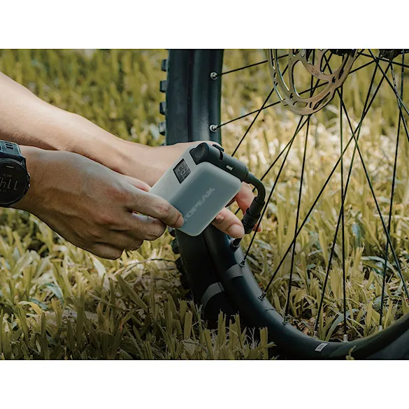 Bike Pump Topeak E-booster Digital black - 5