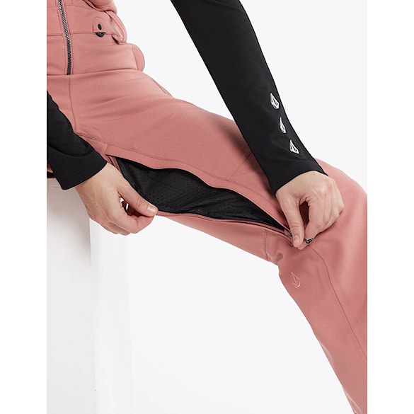 Nohavice na snowboard Volcom Wms Swift Bib Overall earth pink 2024 - 8