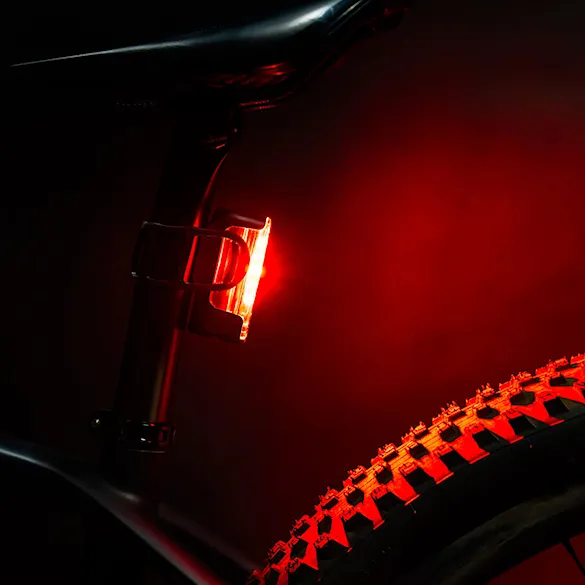 Světlo na kolo Lezyne Strip Drive 300+ Rear black - 6