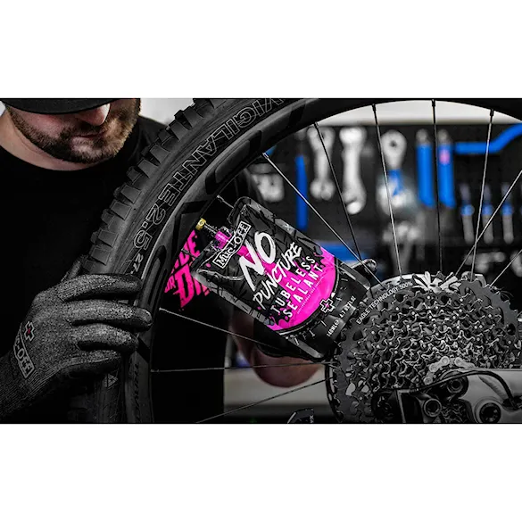 Uszczelniacz Muc-Off No Puncture Hassle Tubeless Sealant 1L - 2