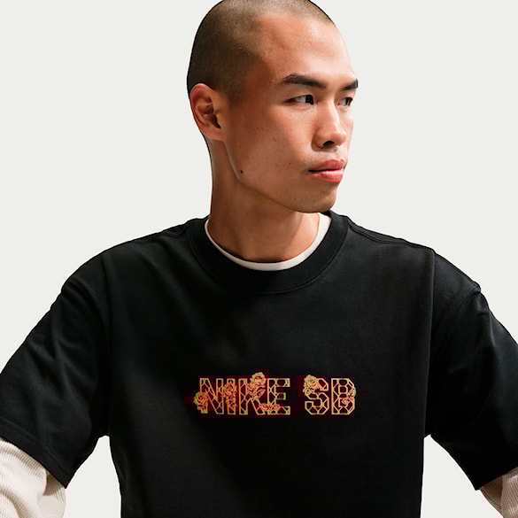 Tričko Nike SB Lse Varsity black 2026 - 3