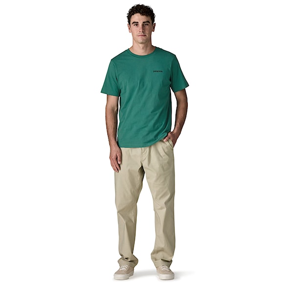 T-shirt Patagonia M's P-6 Logo T-Shirt gem green 2026 - 5