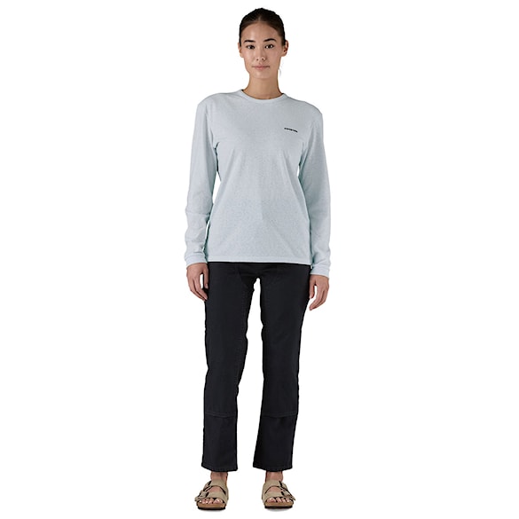 Tričko Patagonia W's L/S P-6 Logo Responsibili-Tee white 2025 - 3