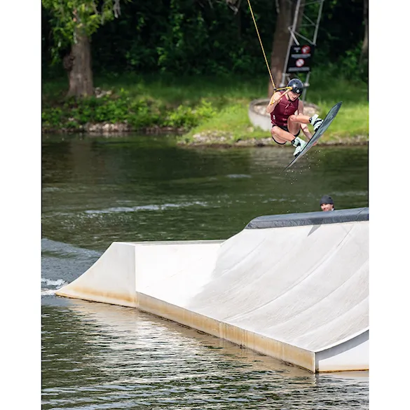 Wakeboard Vest Follow Wms Finesse Impact maroon 2026 - 3