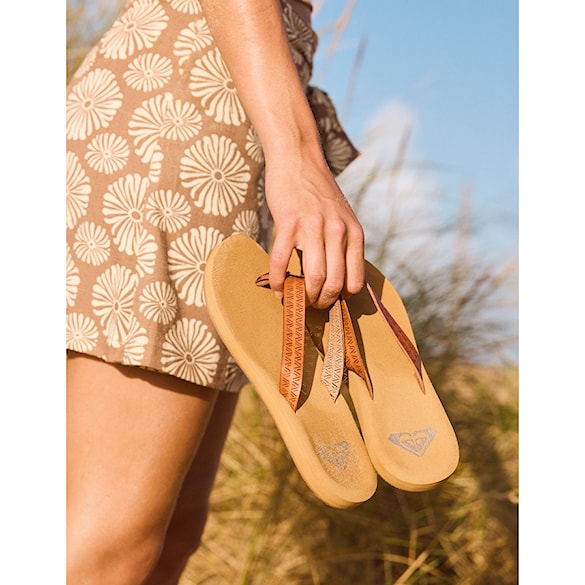 Japonki Roxy Porto Motif tan 2025 - 7