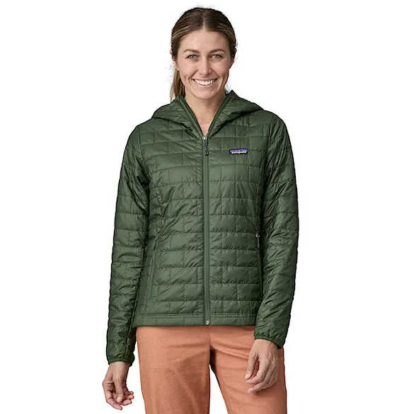 Kurtka zimowa do miasta Patagonia W's Nano Puff Hoody torrey pine green 2025 - 1