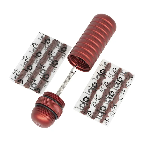 Oprava defektu Peaty's Holeshot Tubeless Puncture Plugger Kit red