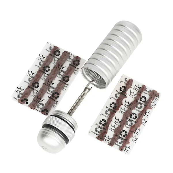 Oprava defektu Peaty's Holeshot Tubeless Puncture Plugger Kit white