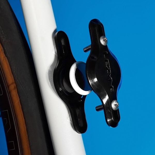 Držák na Airtag Lezyne Matrix Bike Tagger black