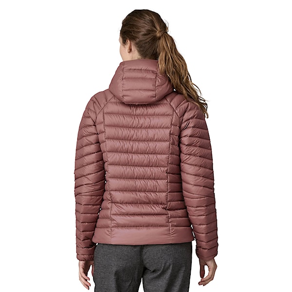Kurtka zimowa do miasta Patagonia W's Down Sweater Hoody dulse mauve 2025