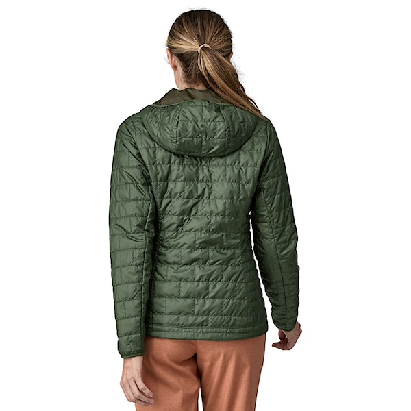 Kurtka zimowa do miasta Patagonia W's Nano Puff Hoody torrey pine green 2025