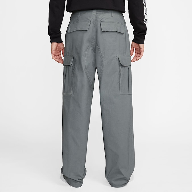 Spodnie Nike SB Kearny Cargo smoke grey 2023